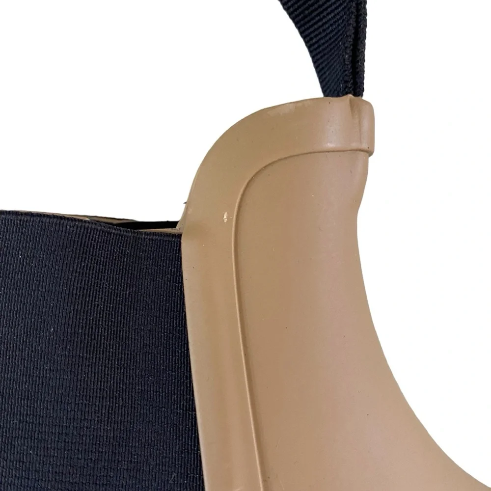 Everlane The Rain Boot in Golden Oak ankle height Chelsea rubber tan and black 8